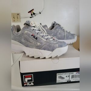 FILA DISRUPTOR II DENIM, SIZE 6.5 YOUTH, COLOR WHITE DENIM